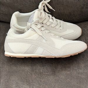 Elegant Beige Women's Sneakers